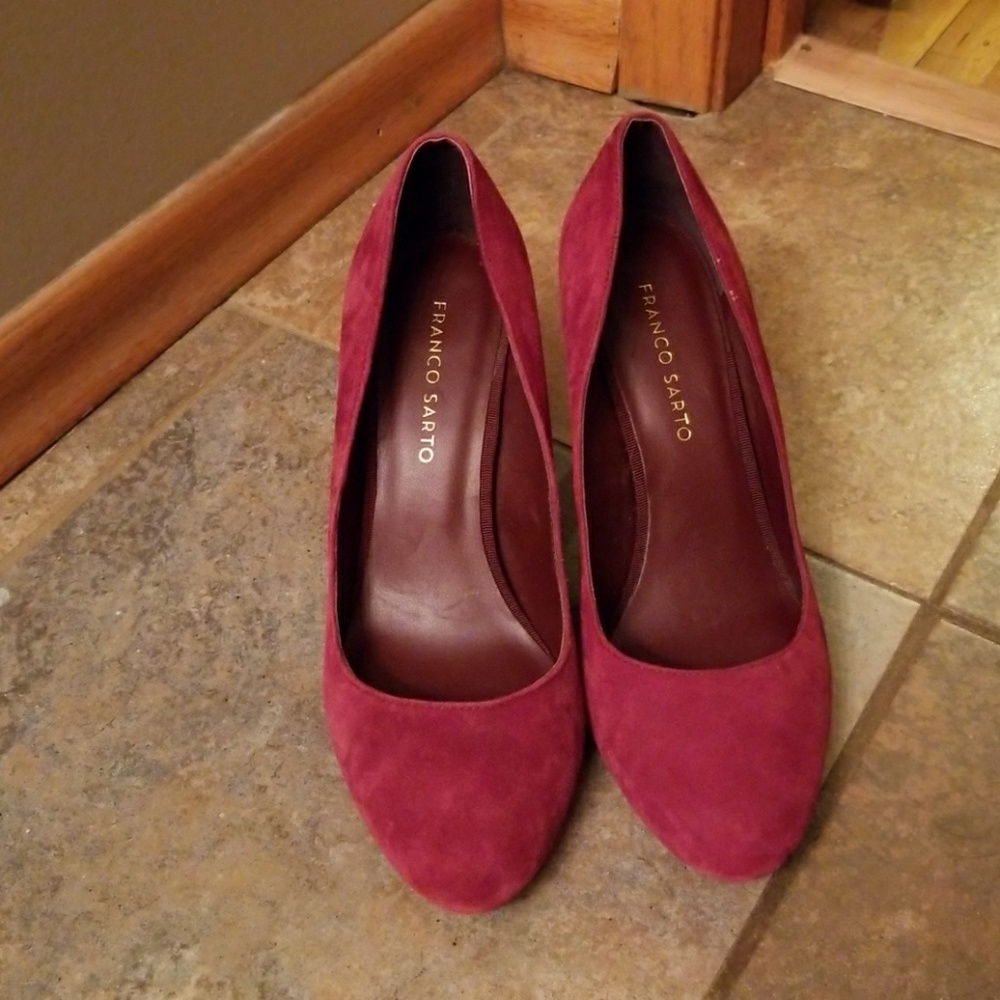 Franco Sarto Caspian pumps